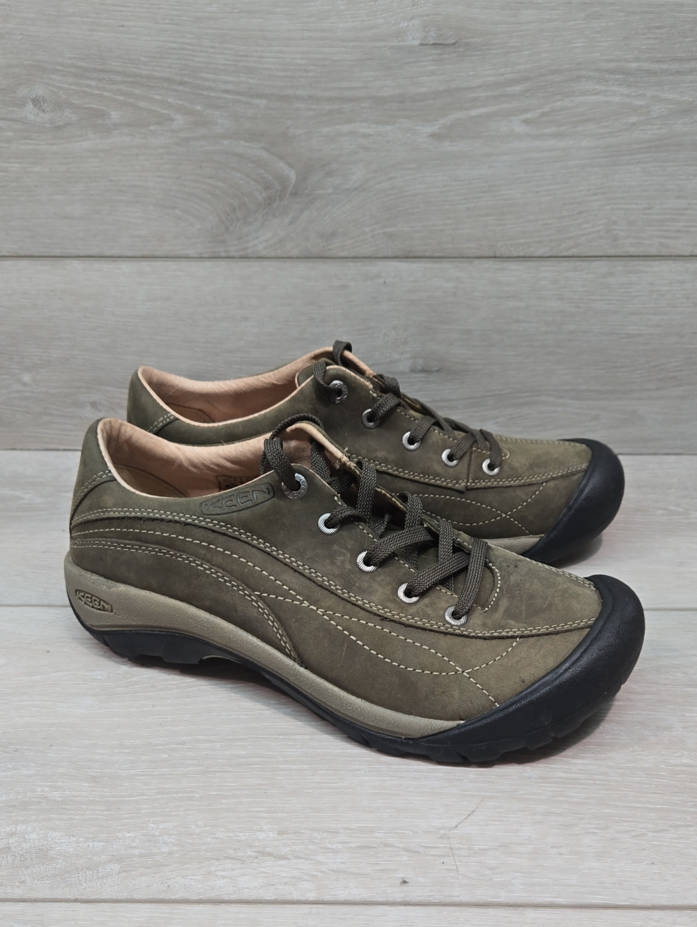 Keen Women Leather Outdoor Hiking Sneakers Shoes Sz 9